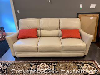 MaxSold Auction: La-Z-Boy 3-Seater Leather Sofa D - Whitchurch-Stouffville (Ontario, Canada) Downsizing Online Auction - Grayfield Drive