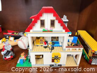 MaxSold Auction: LEGO Lot with Multiple Minifigures And More B - Whitchurch-Stouffville (Ontario, Canada) Downsizing Online Auction - Grayfield Drive