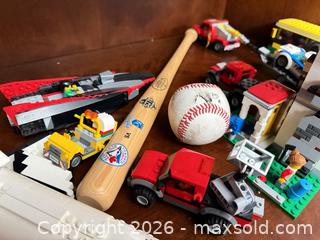 MaxSold Auction: LEGO Lot with Multiple Minifigures And More B - Whitchurch-Stouffville (Ontario, Canada) Downsizing Online Auction - Grayfield Drive