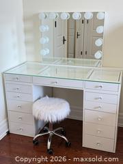 MaxSold Auction: Lighted Hollywood-Style Vanity with Stool and Glass Top - Whitchurch-Stouffville (Ontario, Canada) Downsizing Online Auction - Grayfield Drive