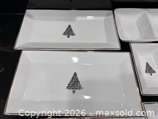 MaxSold Auction: Porcelain Serving Platters & Trays, Christmas Tree Motif B - Whitchurch-Stouffville (Ontario, Canada) Downsizing Online Auction - Grayfield Drive