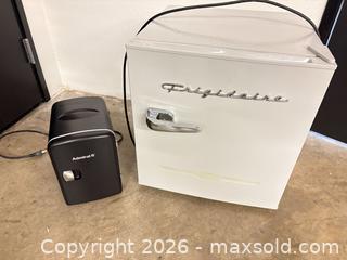 MaxSold Auction: Frigidaire 1.6 cu ft Mini Fridge & Admiral Thermoelectric Cooler (Lot of 2) - San Diego (California, USA) SELLER MANAGED Reseller Online Auction - Miramar Road