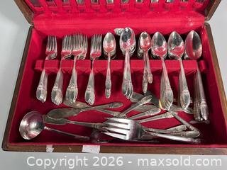 MaxSold Auction: 1847 ROGERS BROS. 'Old Colony' Pattern Silver Plate Cutlery - Toronto (Ontario, Canada) SELLER MANAGED Reseller Online Auction - Chesswood Drive