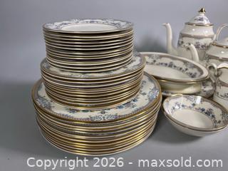 MaxSold Auction: MINTON “Avonlea” Pattern China - Toronto (Ontario, Canada) SELLER MANAGED Reseller Online Auction - Chesswood Drive