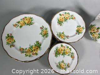 MaxSold Auction: ROYAL ALBERT “Tea Rose” Pattern China  - Toronto (Ontario, Canada) SELLER MANAGED Reseller Online Auction - Chesswood Drive