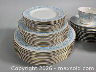 MaxSold Auction: ROYAL DOULTON China in “Hampton Court” Pattern   - Toronto (Ontario, Canada) SELLER MANAGED Reseller Online Auction - Chesswood Drive