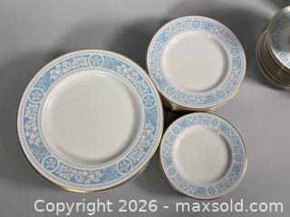 MaxSold Auction: ROYAL DOULTON China in “Hampton Court” Pattern   - Toronto (Ontario, Canada) SELLER MANAGED Reseller Online Auction - Chesswood Drive