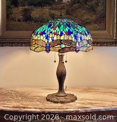MaxSold Auction: Large Tiffany Style Stained Glass Table Lamp - Newmarket (Ontario, Canada) SELLER MANAGED Downsizing Online Auction - Amberlee Crt.