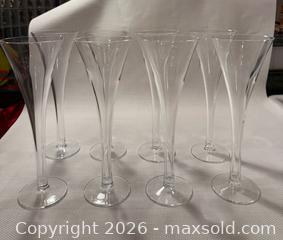MaxSold Auction: 8 champagne flutes - North Vancouver (British Columbia, Canada) SELLER MANAGED Moving Online Auction - Northlands Drive