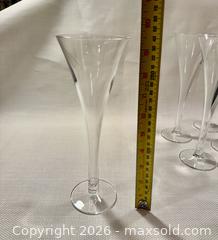 MaxSold Auction: 8 champagne flutes - North Vancouver (British Columbia, Canada) SELLER MANAGED Moving Online Auction - Northlands Drive