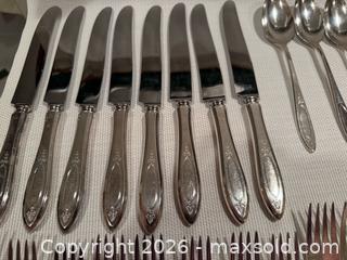 MaxSold Auction: Community Silver plate cutlery in hardwood box - North Vancouver (British Columbia, Canada) SELLER MANAGED Moving Online Auction - Northlands Drive
