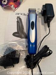 MaxSold Auction: Dog Grooming Kit - North Vancouver (British Columbia, Canada) SELLER MANAGED Moving Online Auction - Northlands Drive