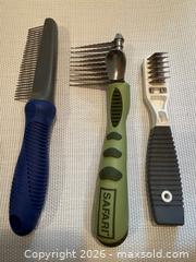 MaxSold Auction: Dog Grooming Kit - North Vancouver (British Columbia, Canada) SELLER MANAGED Moving Online Auction - Northlands Drive