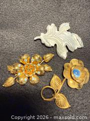 MaxSold Auction: Vintage costume jewellery including SHERMAN  - North Vancouver (British Columbia, Canada) SELLER MANAGED Moving Online Auction - Northlands Drive