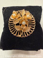 MaxSold Auction: Vintage gold tone KRAMER brooch - North Vancouver (British Columbia, Canada) SELLER MANAGED Moving Online Auction - Northlands Drive