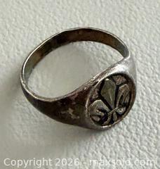 MaxSold Auction: Vintage Medieval Fleur de Lis Silver Ring - Toronto (Ontario, Canada) PARTNER MANAGED Reseller Online Auction - Queen Street West