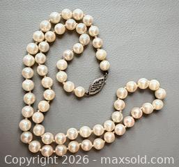 MaxSold Auction: Vintage Pearl Necklace with Sterling Silver Clasp - Marked  - Toronto (Ontario, Canada) PARTNER MANAGED Reseller Online Auction - Queen Street West