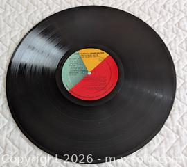 MaxSold Auction: Daryl Hall & John Oates — Greatest Hits (Rock 'n Soul Part 1) LP - Bradford West Gwillimbury (Ontario, Canada) PARTNER MANAGED Downsizing Online Auction - Downy Emerald Drive