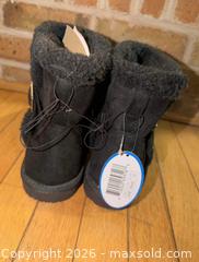 MaxSold Auction: New with tags ladies size 10 Floopi black suede fur lined winter boots  - Warwick Township (Pennsylvania, USA) SELLER MANAGED Estate Sale Online Auction -  Crocker Lane