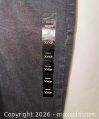 MaxSold Auction: NWT Ladies size 10P petite Banana Republic skinny fit black jeans  $80 tag  - Warwick Township (Pennsylvania, USA) SELLER MANAGED Estate Sale Online Auction -  Crocker Lane