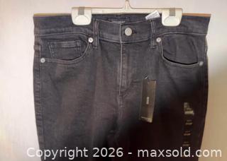 MaxSold Auction: NWT Ladies size 10P petite Banana Republic skinny fit black jeans  $80 tag  - Warwick Township (Pennsylvania, USA) SELLER MANAGED Estate Sale Online Auction -  Crocker Lane