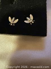MaxSold Auction: Silver tone bumble bee earrings  - Warwick Township (Pennsylvania, USA) SELLER MANAGED Estate Sale Online Auction -  Crocker Lane