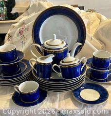 MaxSold Auction: Dinner Set 34 pieces Blue and Gold Green TOP CERAM 6 persons Fine China - Toronto (Ontario, Canada) SELLER MANAGED Downsizing Online Auction - Weston Road (CONDO)