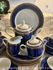 MaxSold Auction: Dinner Set 34 pieces Blue and Gold Green TOP CERAM 6 persons Fine China - Toronto (Ontario, Canada) SELLER MANAGED Downsizing Online Auction - Weston Road (CONDO)