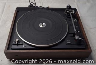 MaxSold Auction: Dual 510 Belt-Drive Turntable (33/45 RPM) - Toronto (Ontario, Canada) PARTNER MANAGED Reseller Online Auction - Queen Street West.