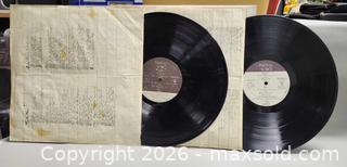 MaxSold Auction: Pink Floyd THE WALL double LP Good condition - Toronto (Ontario, Canada) PARTNER MANAGED Reseller Online Auction - Queen Street West.