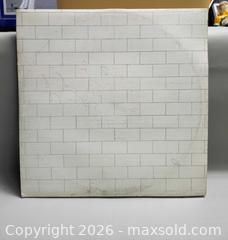 MaxSold Auction: Pink Floyd THE WALL double LP Good condition - Toronto (Ontario, Canada) PARTNER MANAGED Reseller Online Auction - Queen Street West.