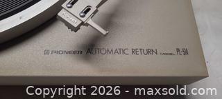 MaxSold Auction: Pioneer PL-514 Stereo Turntable / Record Player - Toronto (Ontario, Canada) PARTNER MANAGED Reseller Online Auction - Queen Street West.