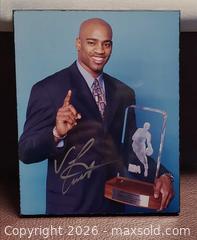 MaxSold Auction: Vince Carter Signed Photo Plaque — Eddie Gottlieb Trophy Text - Toronto (Ontario, Canada) PARTNER MANAGED Reseller Online Auction - Queen Street West.