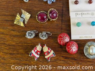 MaxSold Auction: Collection of Earrings - Hamilton (Ontario, Canada) SELLER MANAGED Estate Sale Online Auction - Gertrude Street