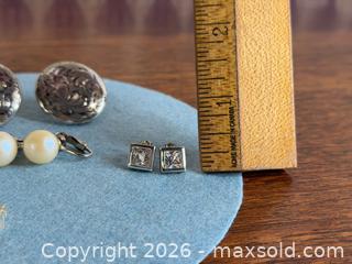 MaxSold Auction: Collection of Sterling Silver Earrings - Hamilton (Ontario, Canada) SELLER MANAGED Estate Sale Online Auction - Gertrude Street