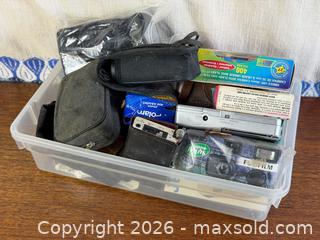 MaxSold Auction: Vintage Cameras - Hamilton (Ontario, Canada) SELLER MANAGED Estate Sale Online Auction - Gertrude Street