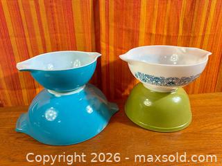 MaxSold Auction: VIntage PYREX Mixing Bowls - Hamilton (Ontario, Canada) SELLER MANAGED Estate Sale Online Auction - Gertrude Street