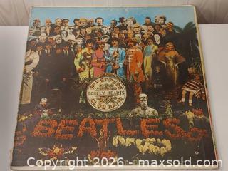 MaxSold Auction: Beatles Vinyl LP "Sgt Peppers Lonely Hearts Club Band" - Nanaimo (British Columbia, Canada) SELLER MANAGED Downsizing Online Auction - Fillinger Crescent