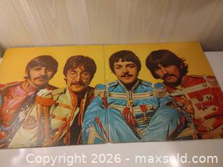 MaxSold Auction: Beatles Vinyl LP "Sgt Peppers Lonely Hearts Club Band" - Nanaimo (British Columbia, Canada) SELLER MANAGED Downsizing Online Auction - Fillinger Crescent