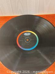 MaxSold Auction: Beatles Vinyl LP "Sgt Peppers Lonely Hearts Club Band" - Nanaimo (British Columbia, Canada) SELLER MANAGED Downsizing Online Auction - Fillinger Crescent