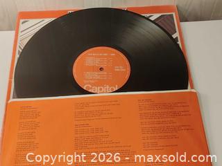 MaxSold Auction: "The Beatles / 1962-1966" Double Vinyl Record  - Nanaimo (British Columbia, Canada) SELLER MANAGED Downsizing Online Auction - Fillinger Crescent