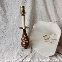 MaxSold Auction: Circa 1950s Vintage Marble Base Table Lamp with Ceramic Floral Relief - St. Catharines (Ontario, Canada) SELLER MANAGED Reseller Online Auction - Winfield Court