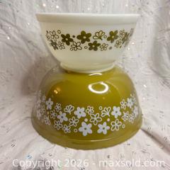 MaxSold Auction: Pair of Vintage Pyrex “Crazy Daisy” Mixing Bowls – 2½ Qt & 1½ Qt - St. Catharines (Ontario, Canada) SELLER MANAGED Reseller Online Auction - Winfield Court