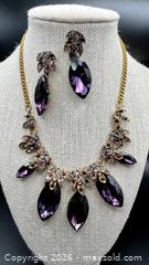 MaxSold Auction: Stunning Vintage Gold Tone Necklace and Earrings Set - Oshawa (Ontario, Canada) SELLER MANAGED Downsizing Online Auction - Coyston Drive