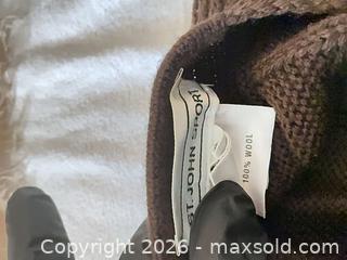 MaxSold Auction: Lot of 7-10 Scarves and Shawls - Los Angeles (California, USA) PARTNER MANAGED Estate Sale Online Auction - Thurston Circle