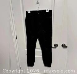 MaxSold Auction: Aeropostale - Black Distressed Curvy Jegging - Size 12 - Ottawa (Ontario, Canada) SELLER MANAGED Downsizing Online Auction - Darvoy Mews