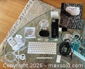 MaxSold Auction: Apple Accessories and More - Thousand Oaks (California, USA) PARTNER MANAGED Estate Sale Online Auction - Camino Roberto