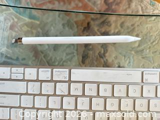 MaxSold Auction: Apple Accessories and More - Thousand Oaks (California, USA) PARTNER MANAGED Estate Sale Online Auction - Camino Roberto