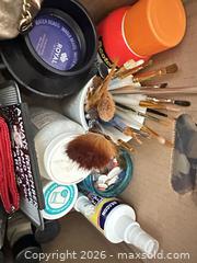 MaxSold Auction: Art Supplies and More - Thousand Oaks (California, USA) PARTNER MANAGED Estate Sale Online Auction - Camino Roberto