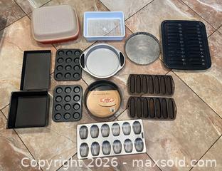 MaxSold Auction: Bakeware - Cup cake pans, Springform Pan New, Cast Iron and More! - Thousand Oaks (California, USA) PARTNER MANAGED Estate Sale Online Auction - Camino Roberto